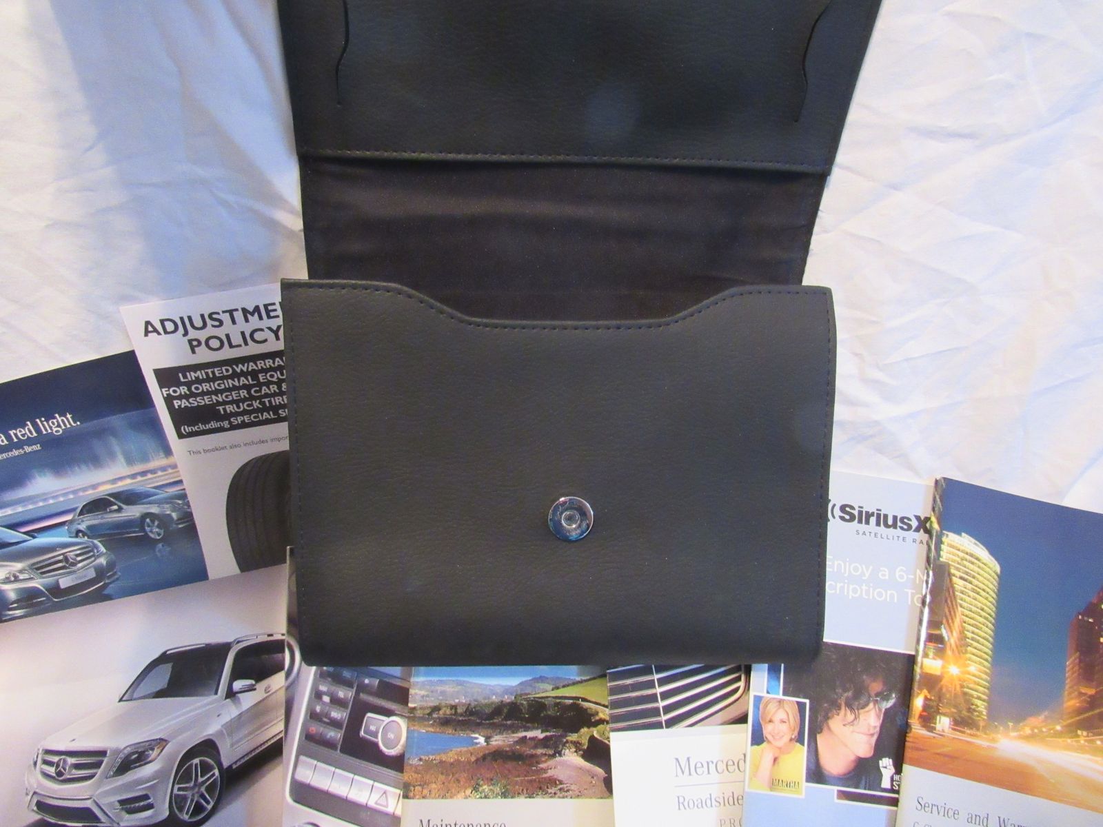 2013 Mercedes Owners Manuel- NEW Never used complete information!