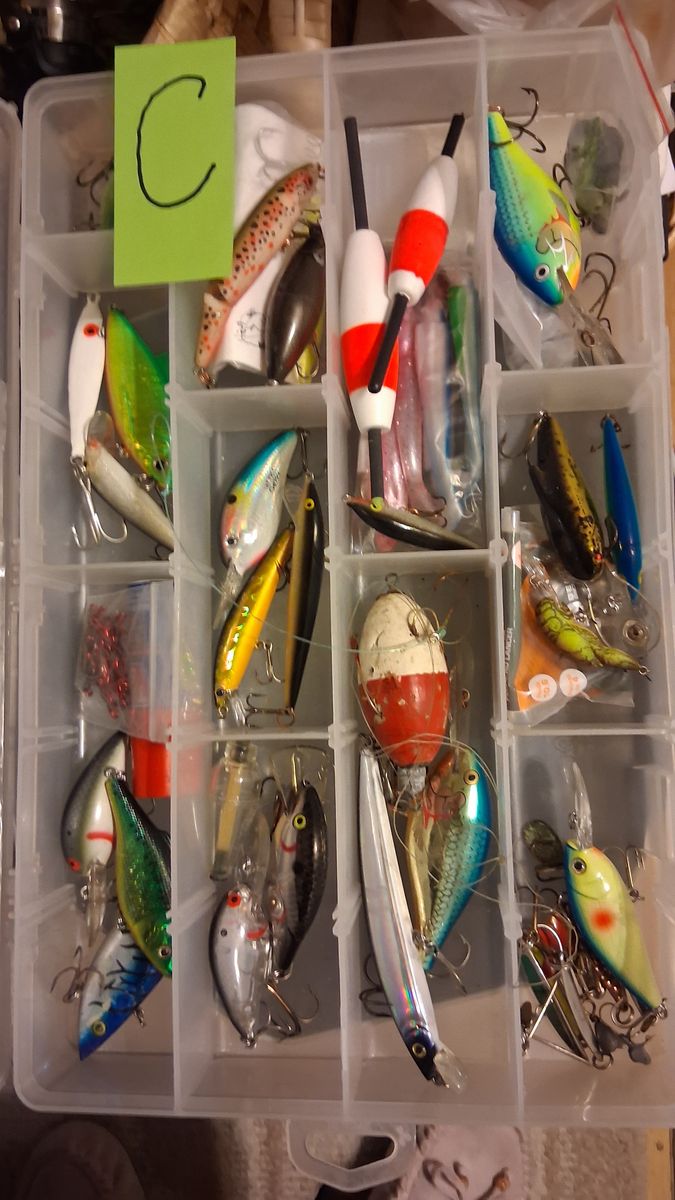 FISHING LURES AND WEIGHTS "C"