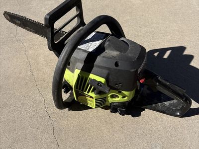Poulan 3314 Gas Chainsaw - 14" Bar, Manual Start, 33cc Engine