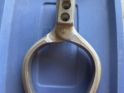 Trailer Tire Locking Clamshell Chock