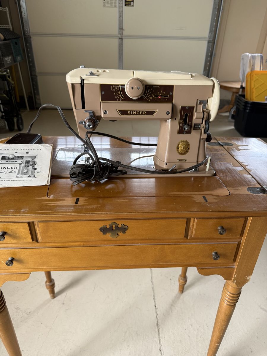 Antique Sewing Machine Model 401