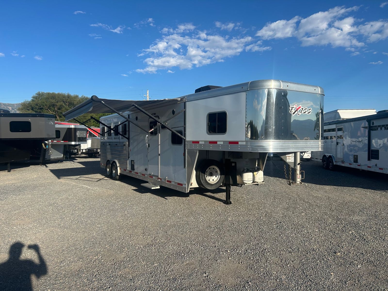 2020 EXISS 4HR GN Living Quarters