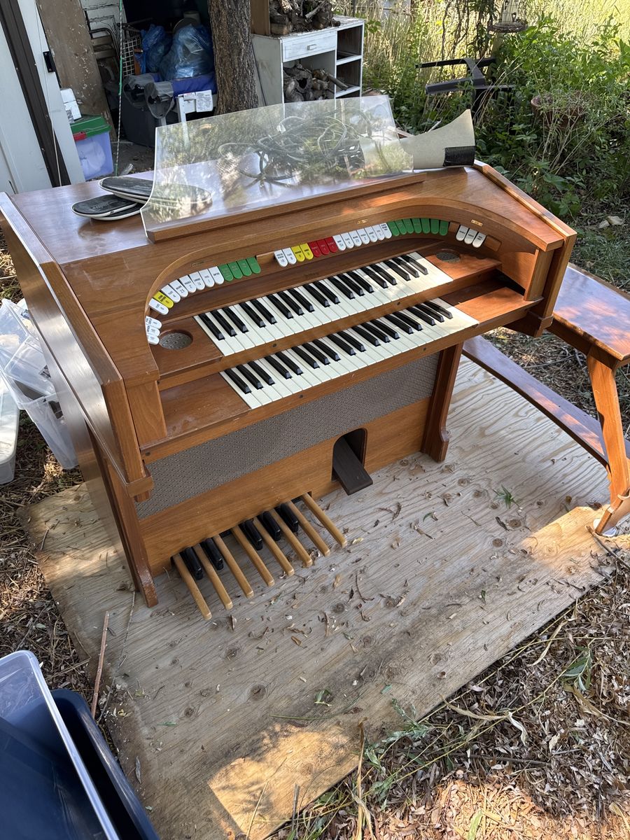 ORGAN, works great, just pulled out of storage