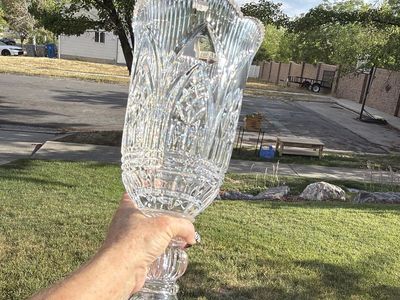 Georgous Shannon Crystal Designs of Ireland 24% Lead Crystal Trumpet Vase 14 inches Tall