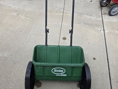 Scotts AccuGreen 1000 Drop Spreader