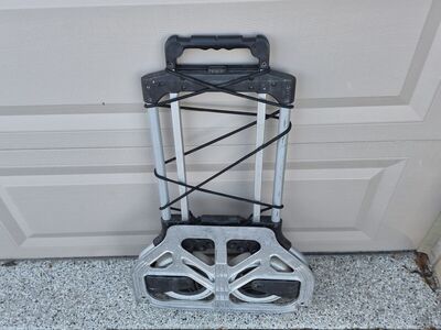 Small collapsible hand dolly