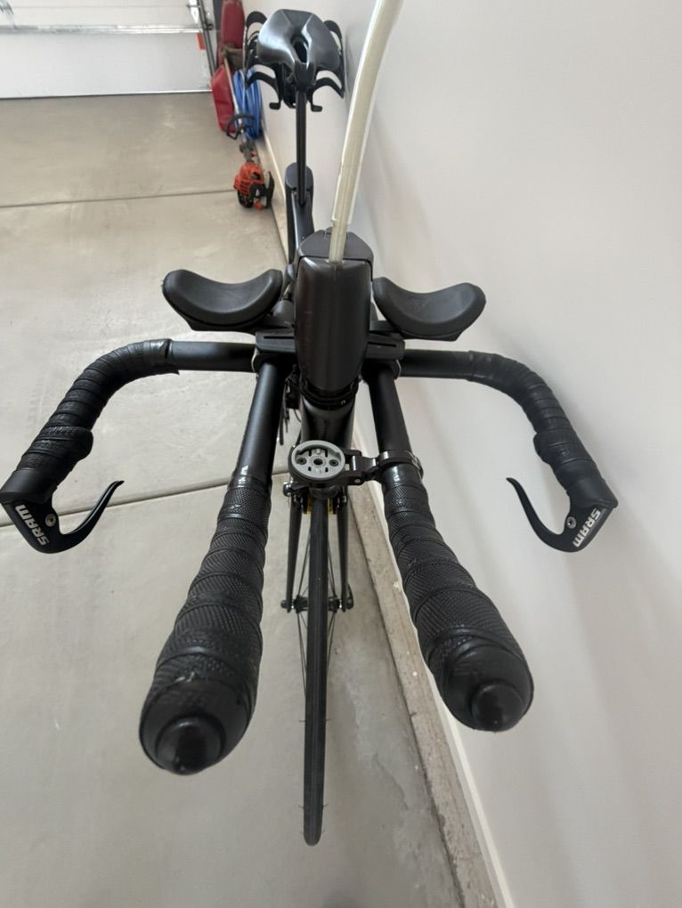 Main image 6