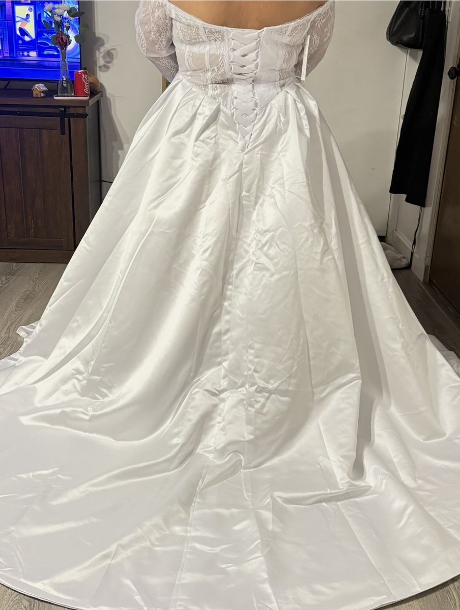 Wedding dress 