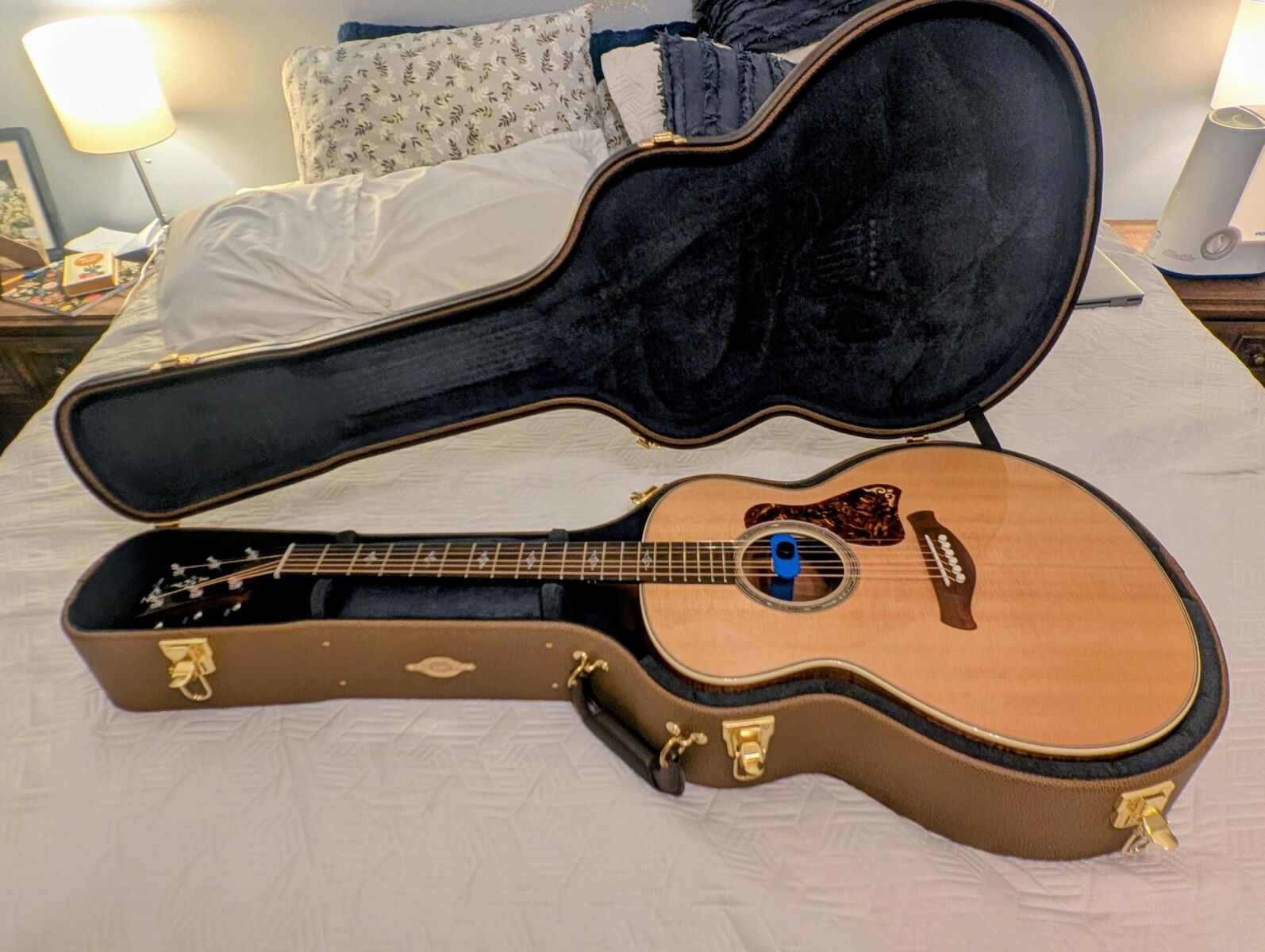 Taylor Guitar: Gold Label 814e Koa - Like New (Insane Koa)