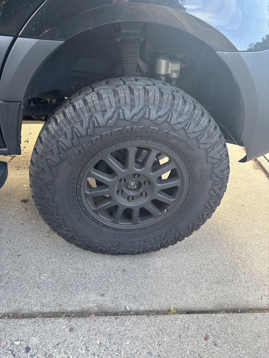 Falken Wild Peak 28037333 LT285/75R18 E 10