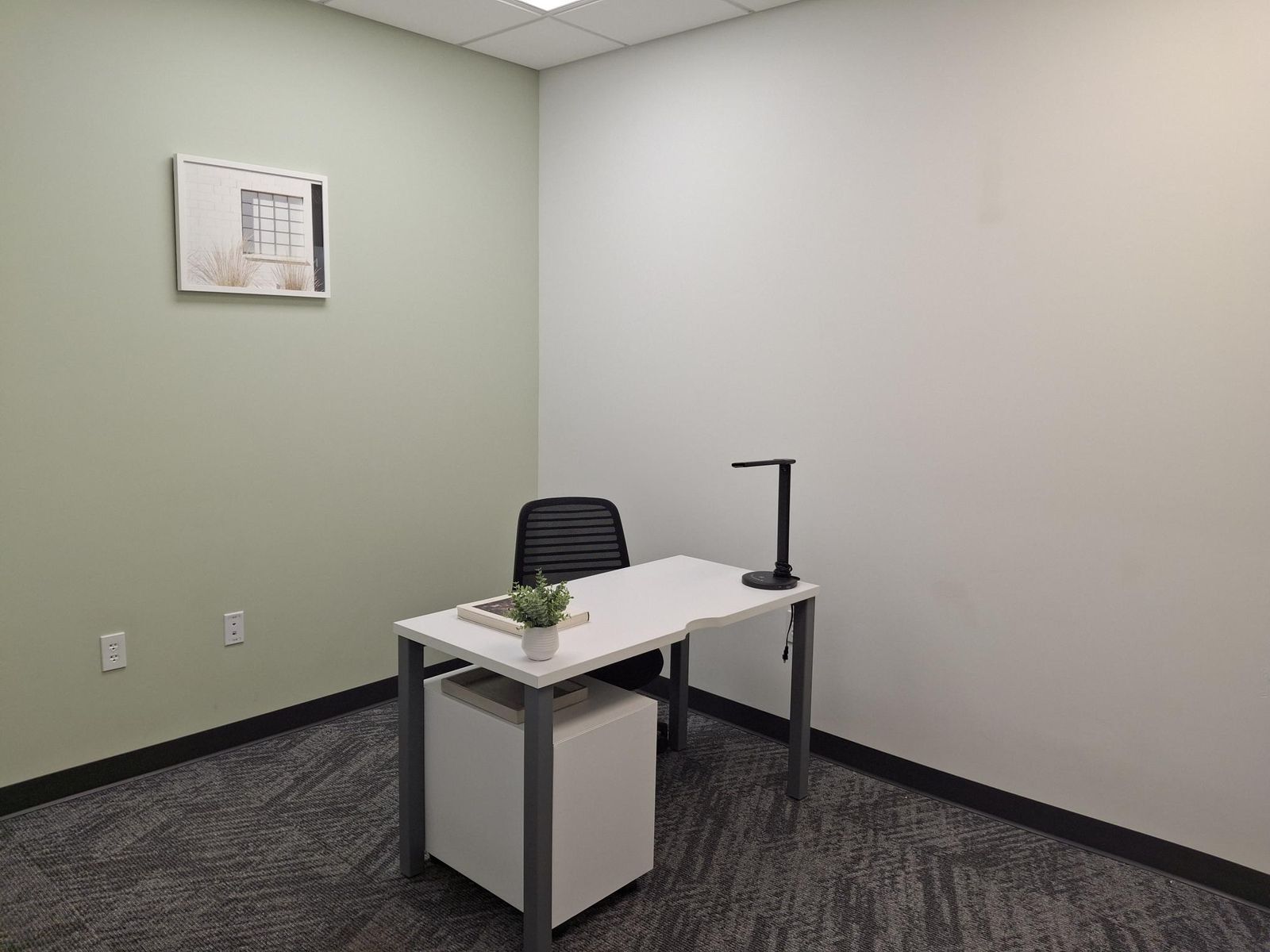 Work Smart, Book Fast | Day Offices by the Hour with Lounge Access!