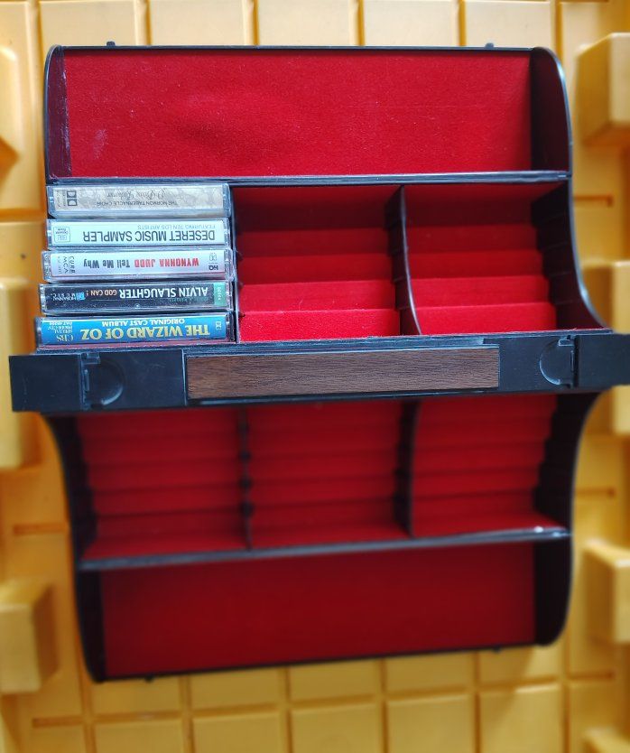 Vintage Cassette Tape Carrier Storage 30 Tapes Double Sides 15 Per Side HTF