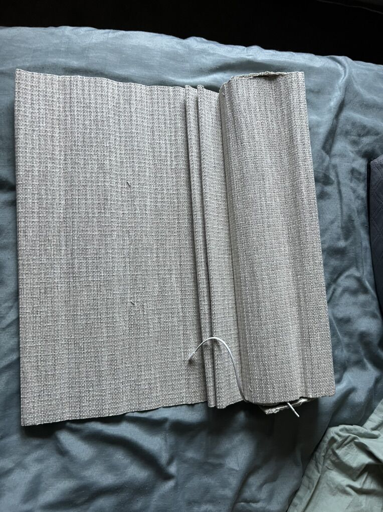 Hunter Douglas Motorized Roller Shade – New