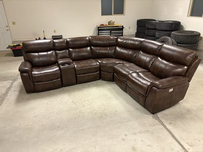 LIKE NEW LEATHER SECTIONAL