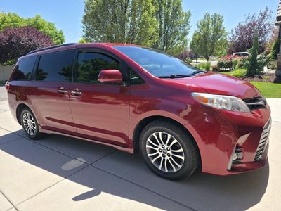 2018 Toyota Sienna XLE