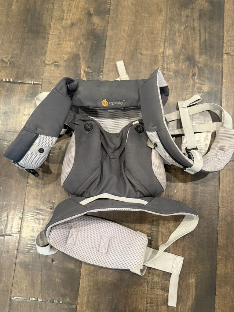ErgoBaby 360 Cool Air Mesh baby carrier