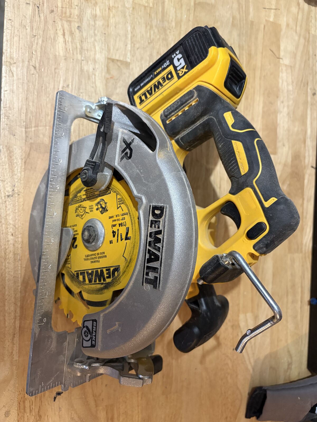 DeWalt 20V XR 7 1/4" Circular Saw $100 for saw $160 w/batt