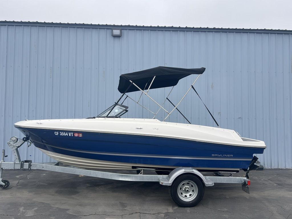 2021 Bayliner VR4 Bowrider
