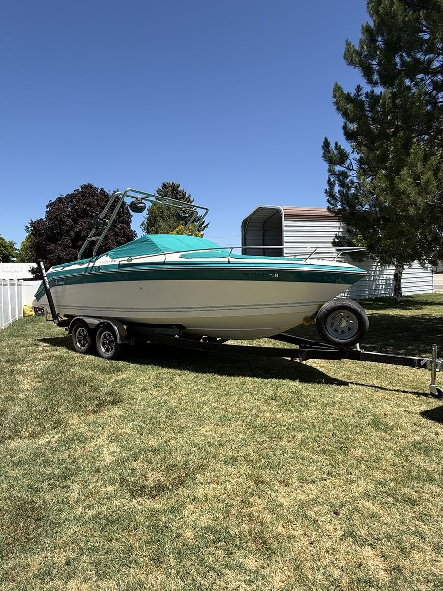 1993 wellcraft 23’ eclipse open bow