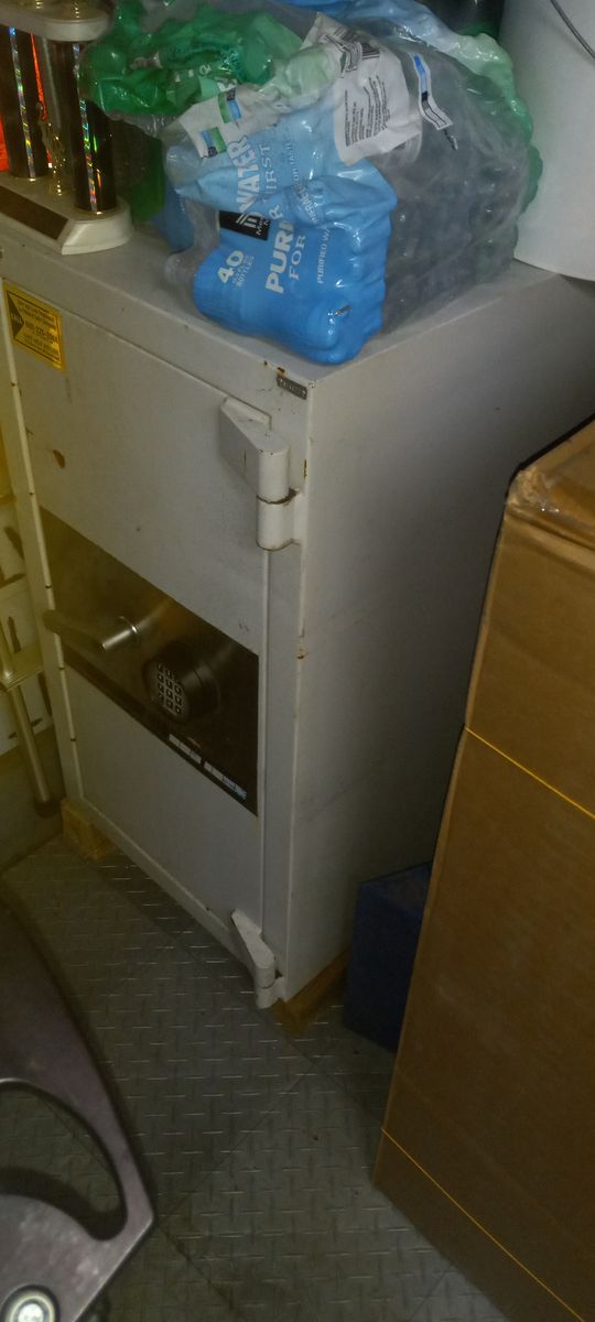 Main image 4
