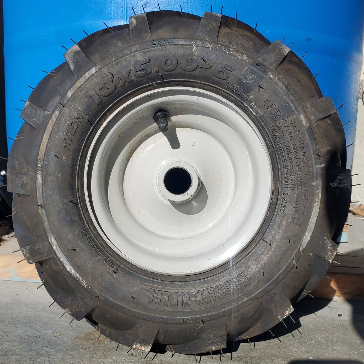 Tire 13 x 5.00 - 6 Tubeless 2 Plies - New/Open box