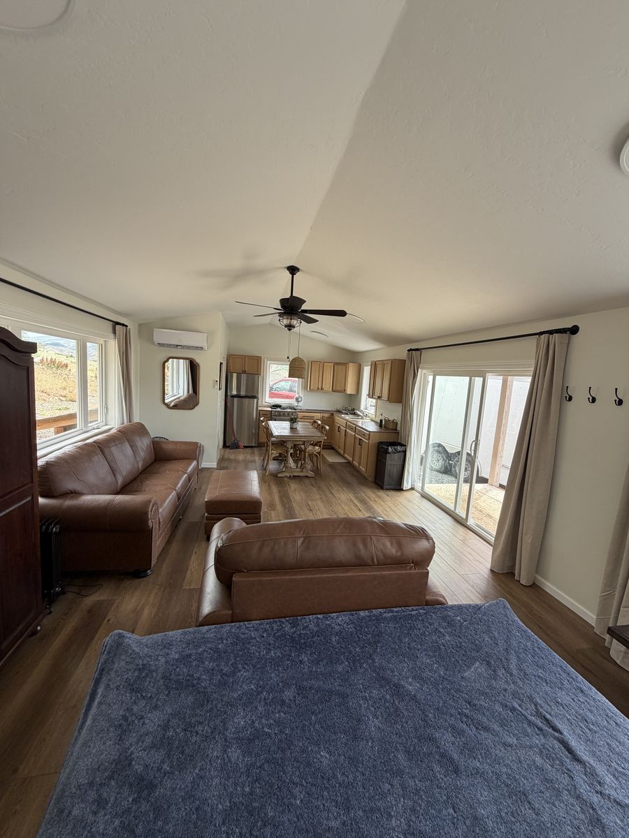 Main image 12