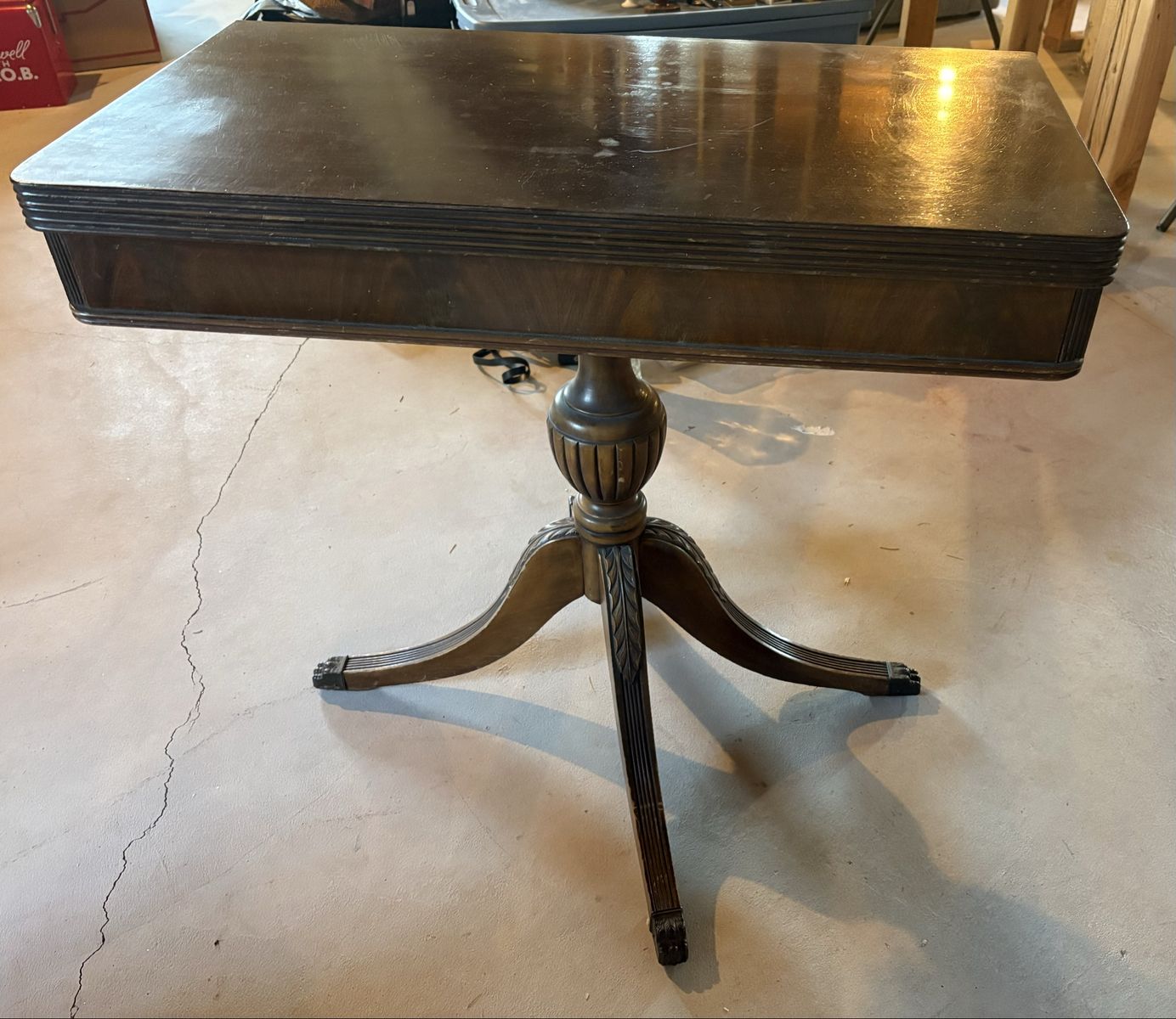 Vintage Mahogany Gate legTable that expands