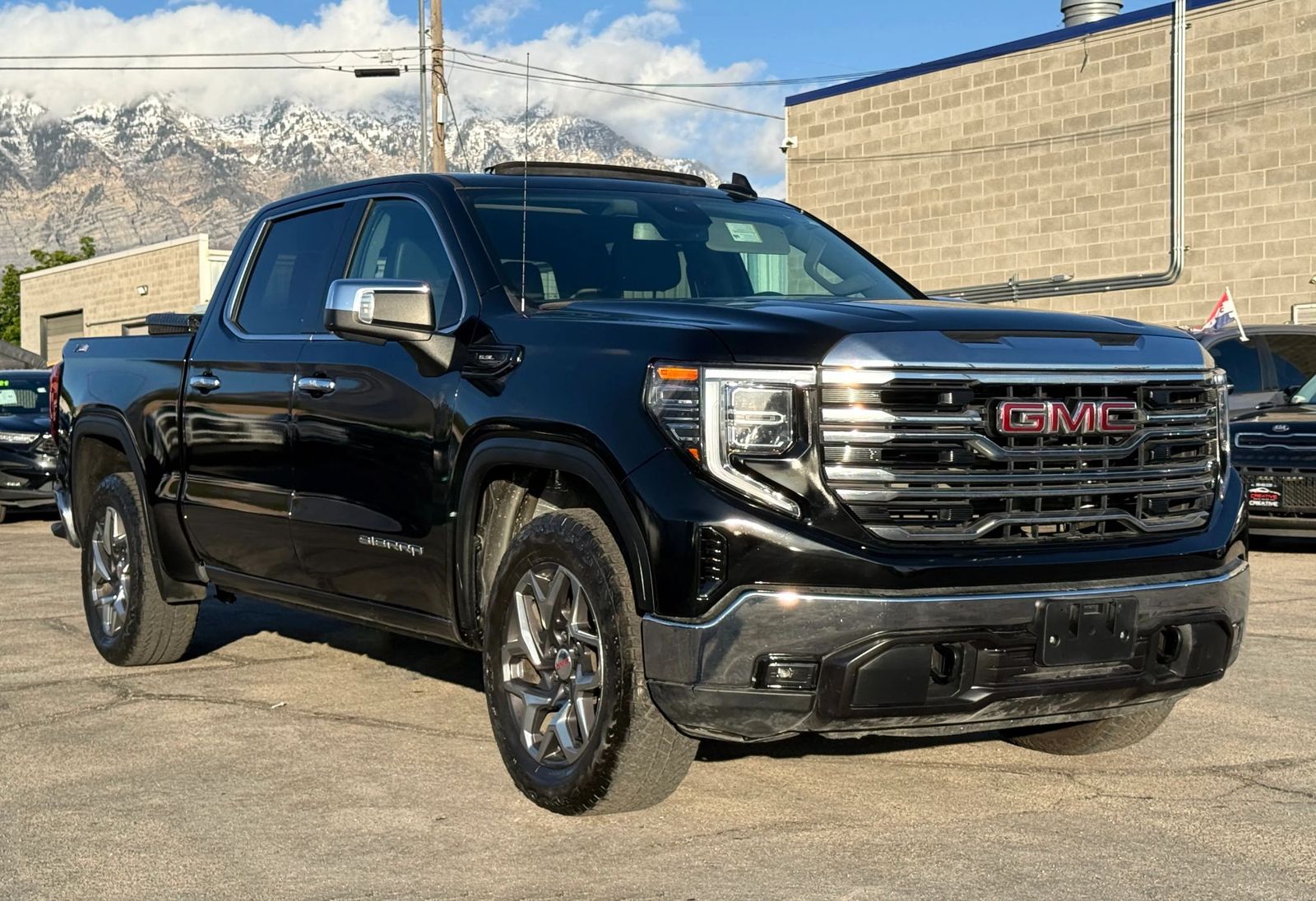 2023 GMC 1500 SLT