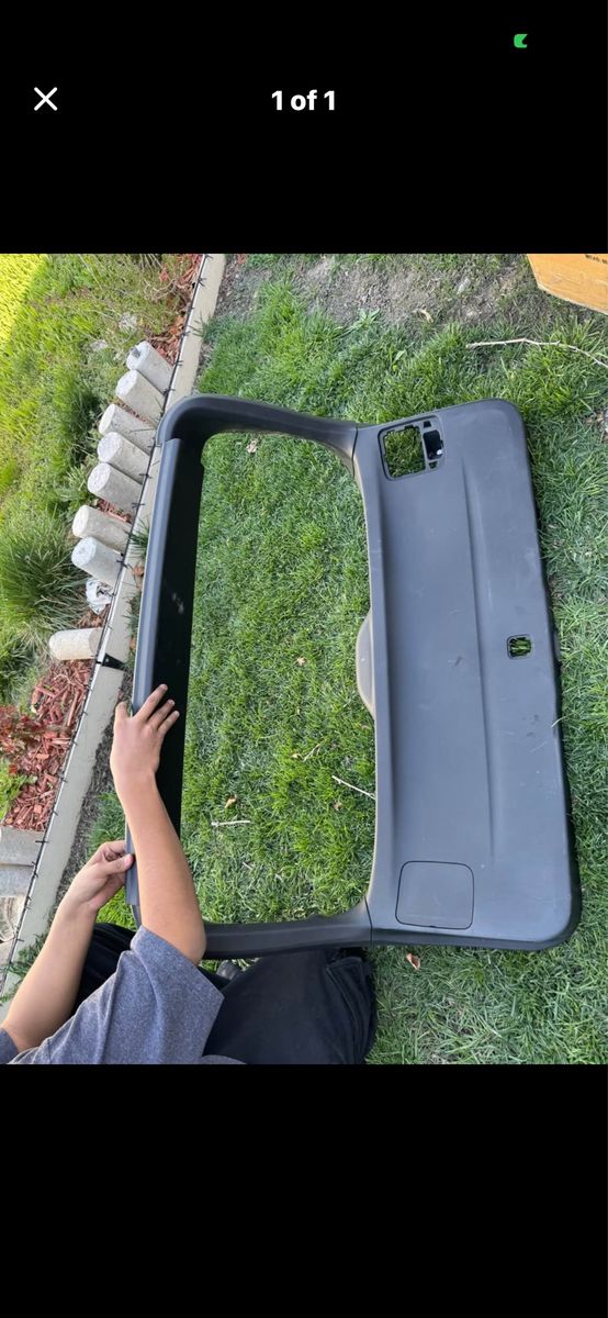 SUBARU IMPREZA 2017 REAT TAIL GATE. OR INTERIOR LIFT GATE