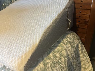 Foam Bed Wedge Pillow with Removable Cover