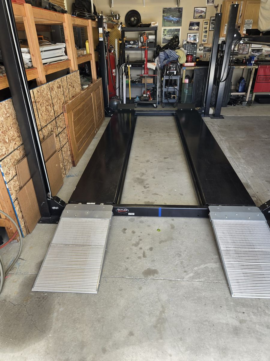 Challenger 7000 LB 4 Post lift