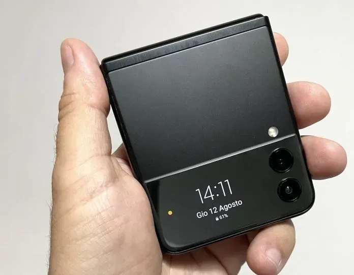 Samsung galaxy Z FLIP 3 256 GB Storage Unlocked