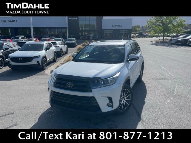 2018 TOYOTA HIGHLANDER SE