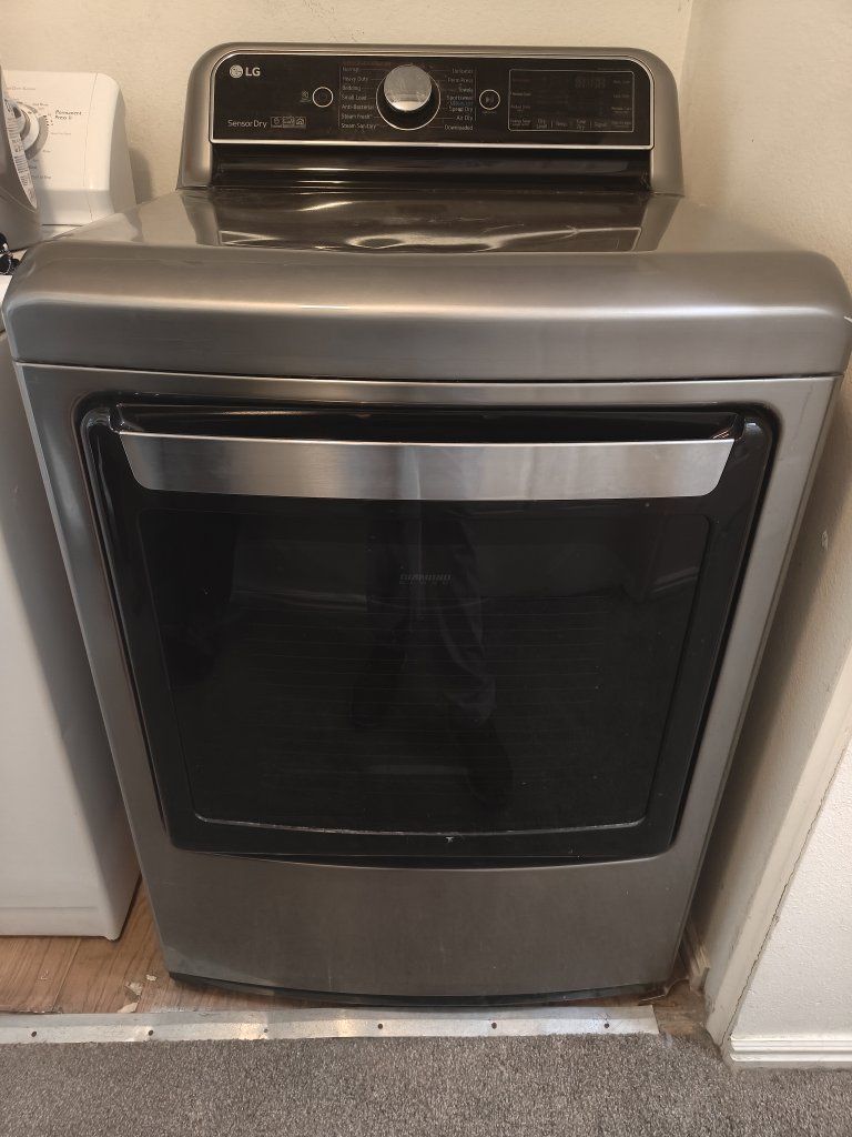 LG 7.3 cu. ft. Smart Wi-Fi Enabled Electric Dryer with TurboSteam and ThinQ