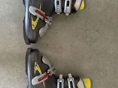 Yourh Ski Head Boots