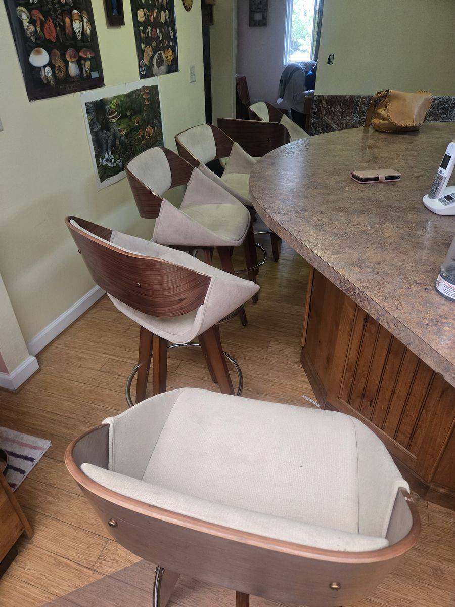 (6) Counter height 24"seat Swivel Stools