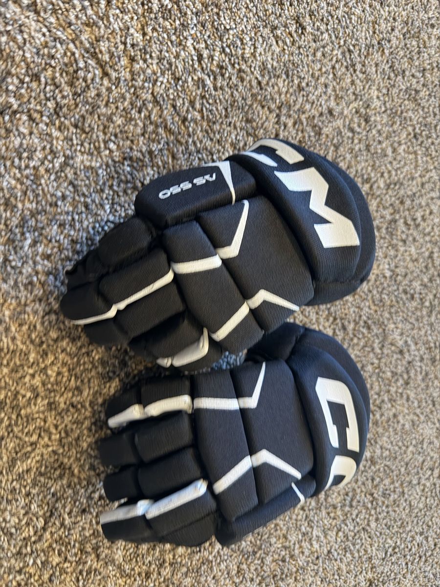 CCM tacks AS 550 kids youth hockey gloves size 9