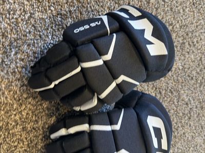CCM tacks AS 550 kids youth hockey gloves size 9
