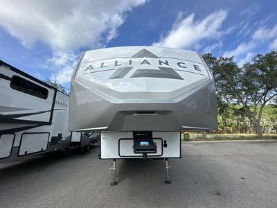 New 2026 Alliance RV Avenue 32RLS