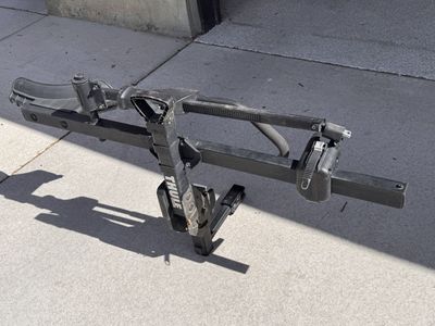 Thule T1 Classic Hitch Mount 1-Bike Platform Rack w/ Hitch Lock - 2" Receiver, Fat Tire Ready