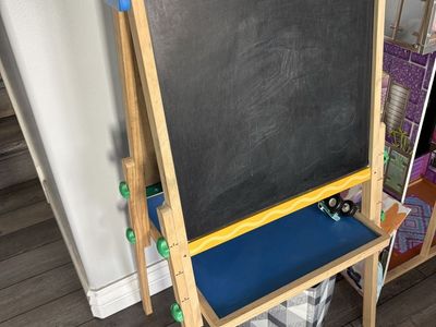 Children’s Easel and Chalk Board