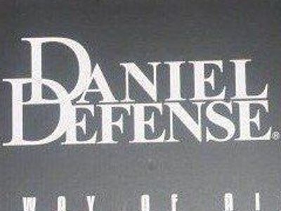 Daniel Defense MK18 Airsoft Gun with suppressor/flash hider combo