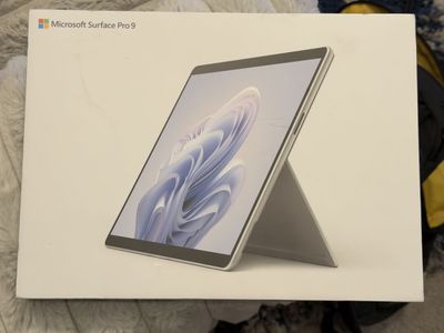 Microsoft Surface Pro 9 Tablet/Laptop with Keyboard & Pen - Excellent Condition