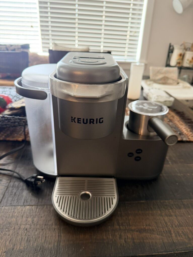 KEURIG K-CAFE SINGLE SERVE COFFEE LATTE & CAPPUCCI