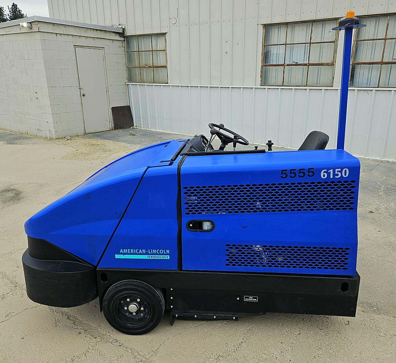 American Lincoln Riding Lot Sweeper (50")