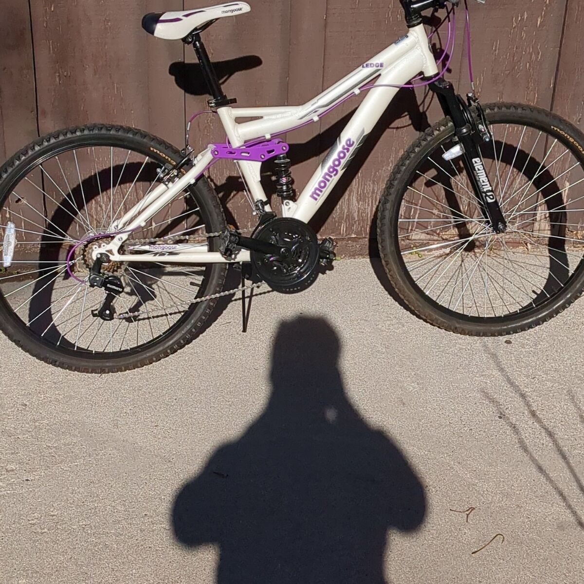 Mongoose ledge 2.1 mountain bike