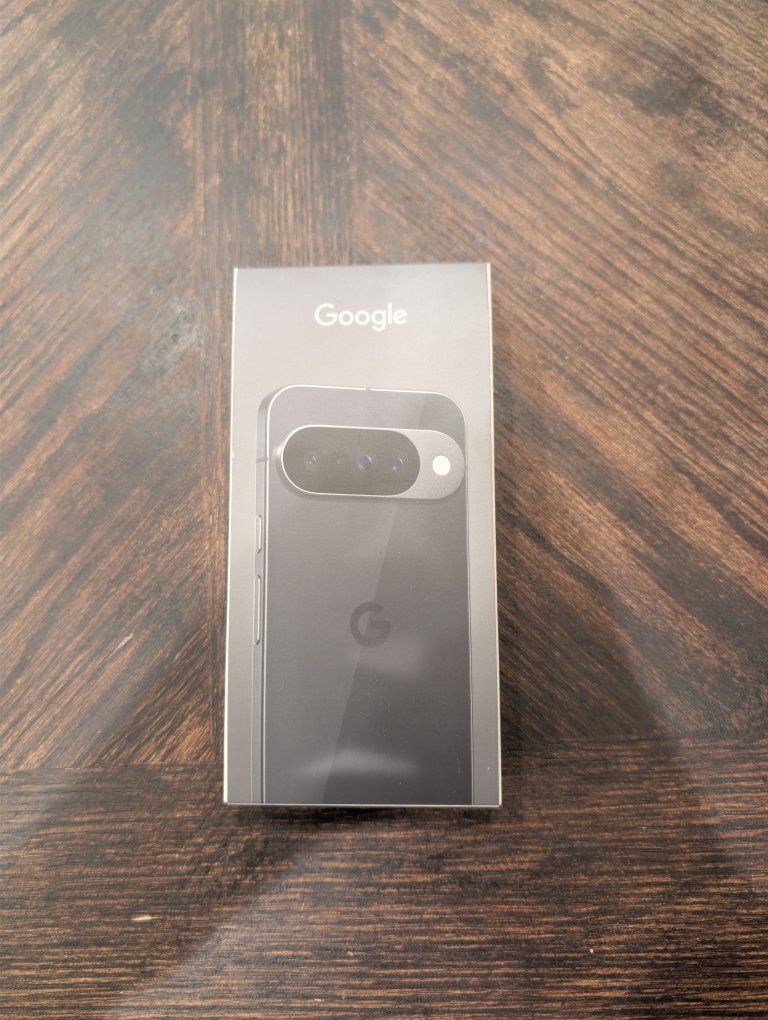 Google Pixel 10 128GB Obsidian Unlocked Smartphone - FACTORY SEALED