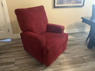 Best Home Furnishings - Swivel Rocker Recliner