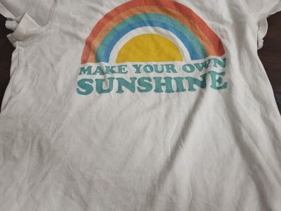 Gap Kids "Make Your Own Sunshine" Rainbow Graphic T-Shirt White, Size M (8)