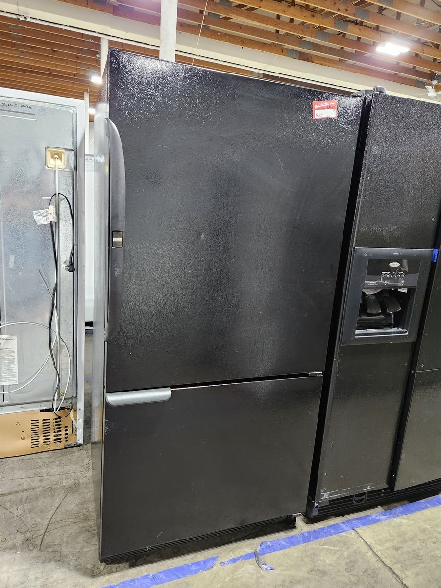 Great Amana Bottom Freezer Refrigerator - Works Great